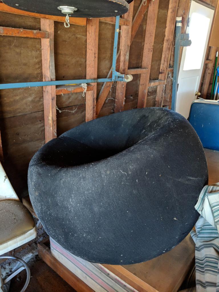 GARAGE CHAIR 4